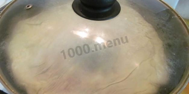 лепешки с фаршем на сковороде