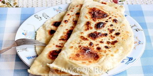 лепешки с начинкой на сковороде