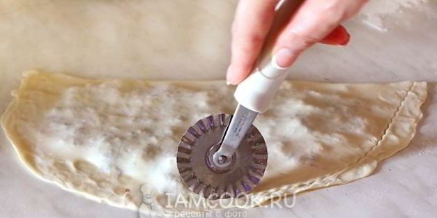 лепешки с начинкой на сковороде