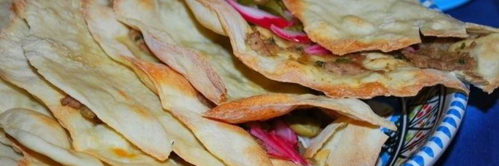 Лепешки с сыром и фаршем