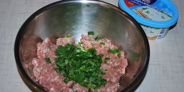 лепешки с сыром и фаршем