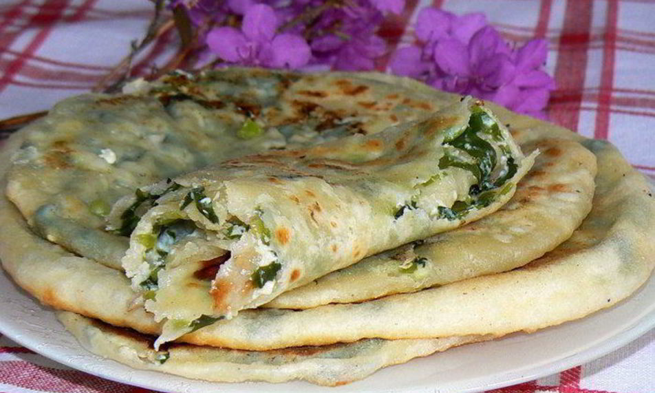 Рецепт осетинские лепешки с черемшой и сулугуни по-сибирски