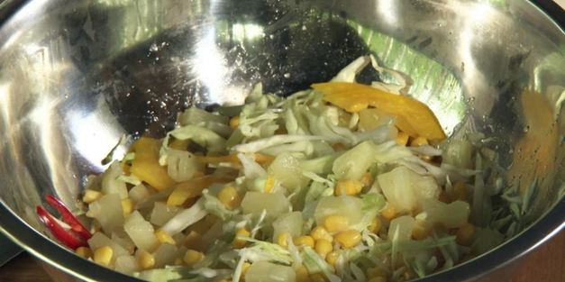 пита с индейкой и салатом