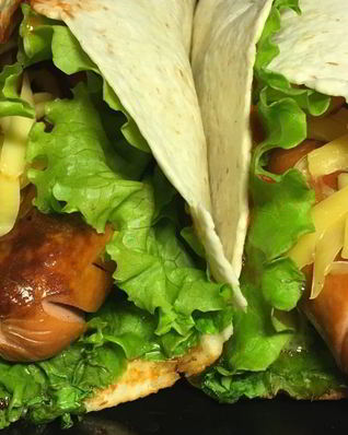 Сосиски в лепешках