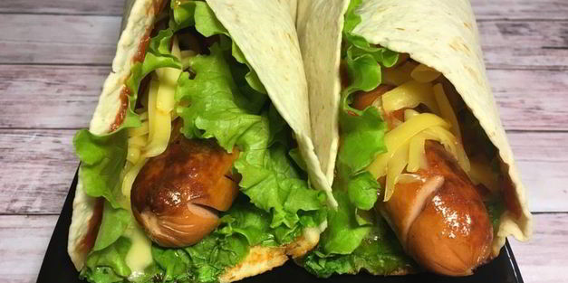 сосиски в лепешках