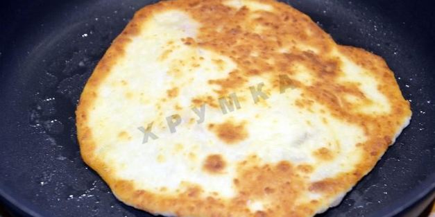 сырные лепешки с ветчиной