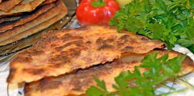 сырные лепешки с ветчиной
