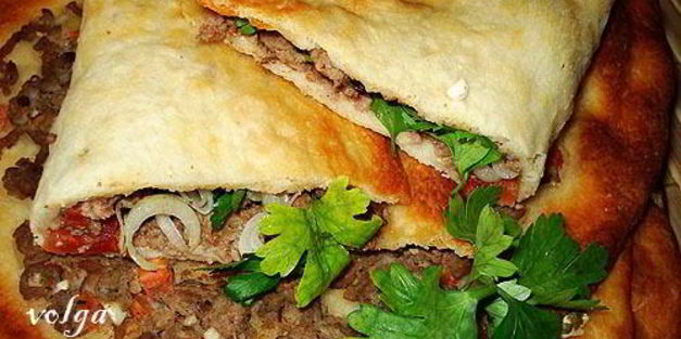 творожные лепешки с мясной начинкой