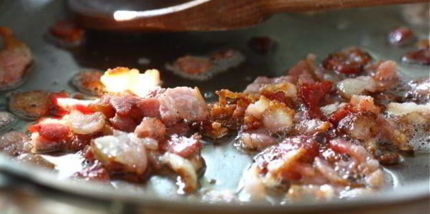 маффины с беконом и шалфеем