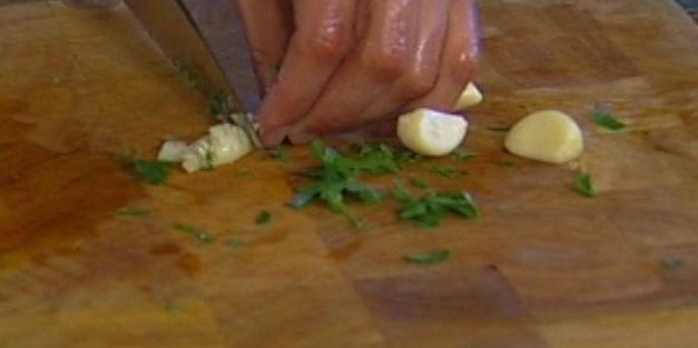 маффины с чесноком и вялеными помидорами