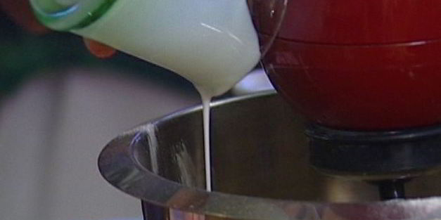 маффины с чесноком и вялеными помидорами