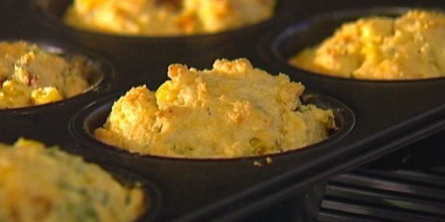 маффины с чесноком и вялеными помидорами