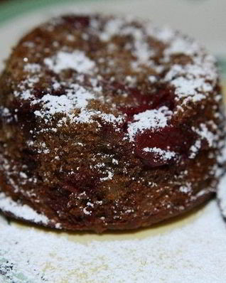 Маффины с гречневыми хлопьями и вишней