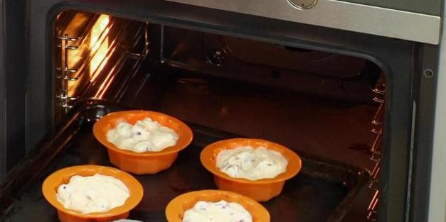 маффины с кремом и шоколадом