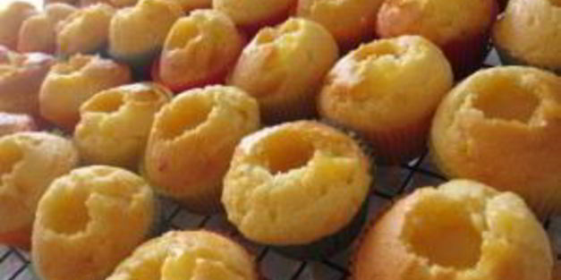 маффины с лимонным кремом и меренгой