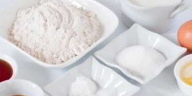 маффины с посыпкой и ванильной глазурью