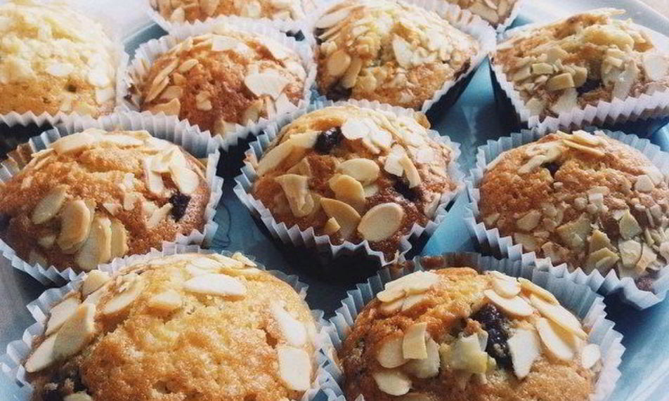 Рецепт маффины с шоколадом и миндальными лепестками