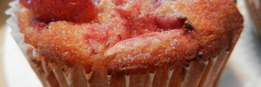 Маффины с ягодами и орехами