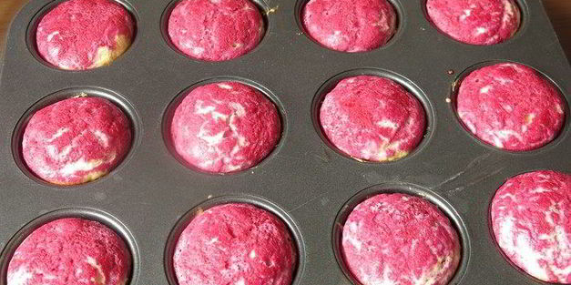 маффины со смородиновой заливкой