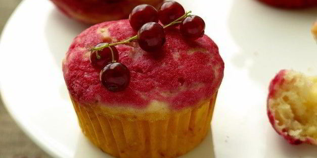 маффины со смородиновой заливкой