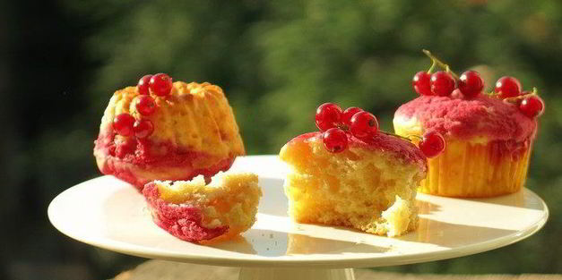 маффины со смородиновой заливкой