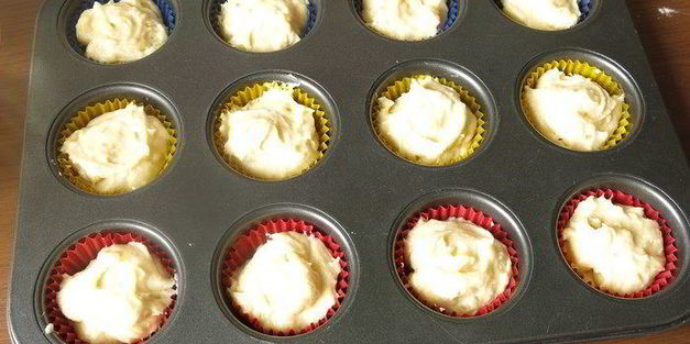 маффины со смородиновой заливкой