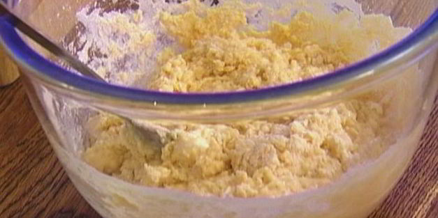 маффины со свежей малиной и миндальной корочкой