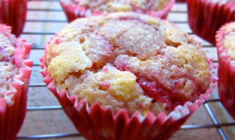 Рецепт малиновые веганские маффины