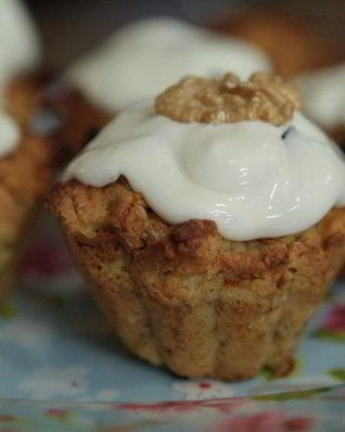 Морковные маффины с грецкими орехами