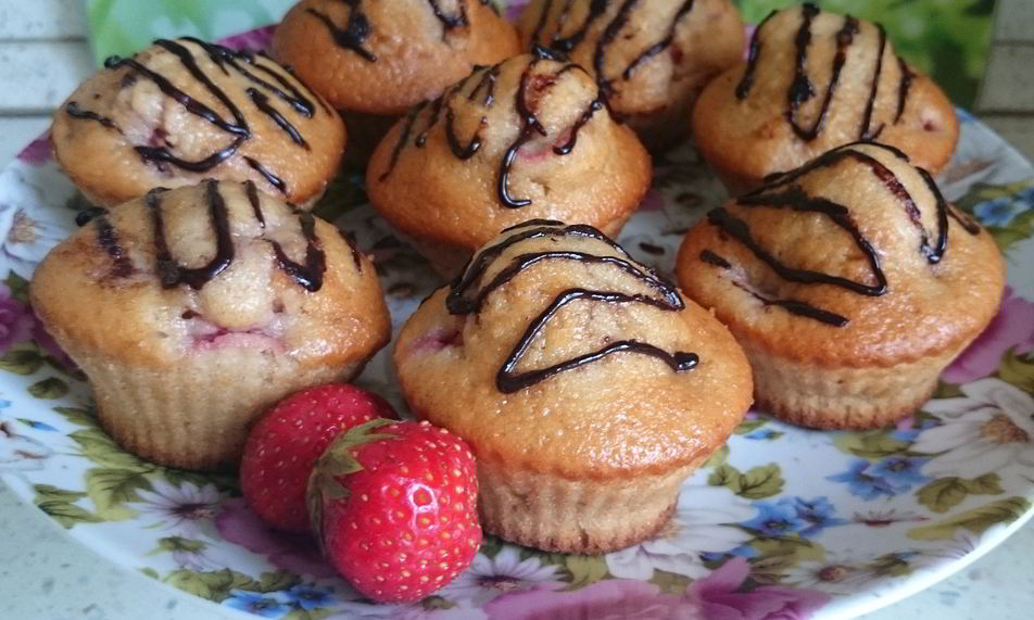 Рецепт мятные маффины с клубникой