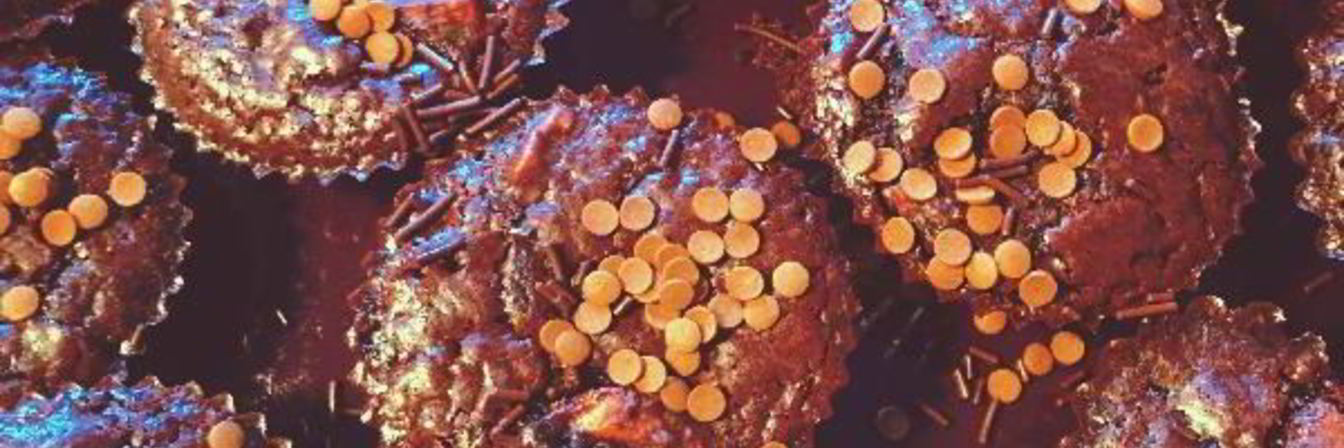 Шоколадные маффины с апельсином и грецкими орехами