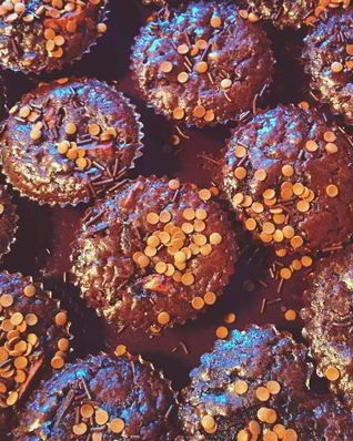 Шоколадные маффины с апельсином и грецкими орехами