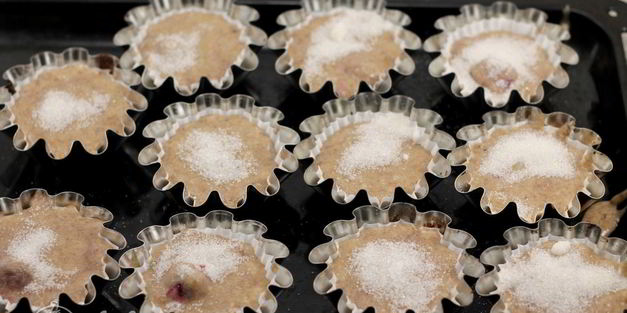 шоколадные маффины с вишней