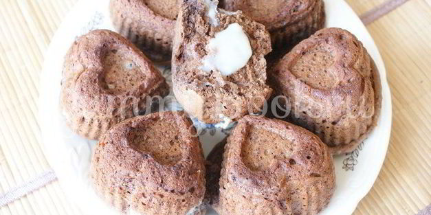 шоколадные маффины с заварным кремом