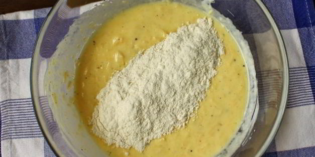 сырные маффины с ветчиной и яйцом