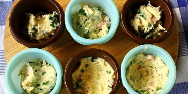 сырные маффины с ветчиной и яйцом