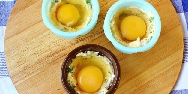 сырные маффины с ветчиной и яйцом