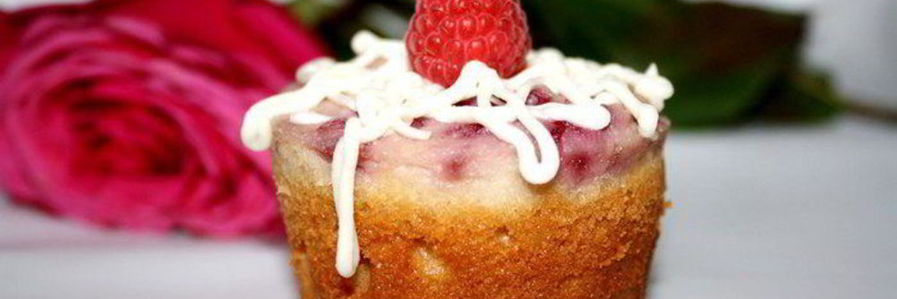 Творожные маффины с малиной