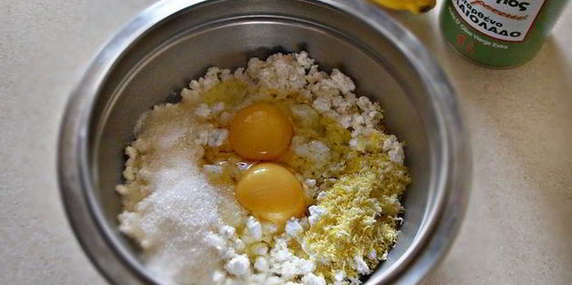 творожные маффины с вяленой клюквой и отрубями