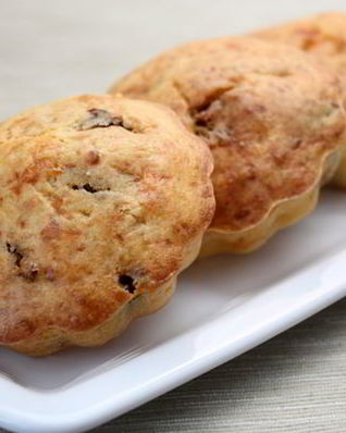 Творожные маффины с вялеными помидорами