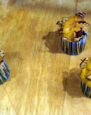 Тыквенные маффины с грецкими орехами и кефиром