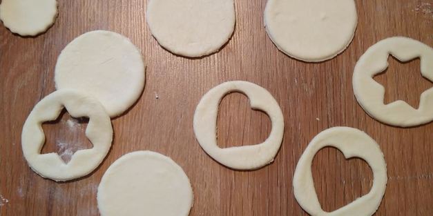 новогодние слойки с джемом