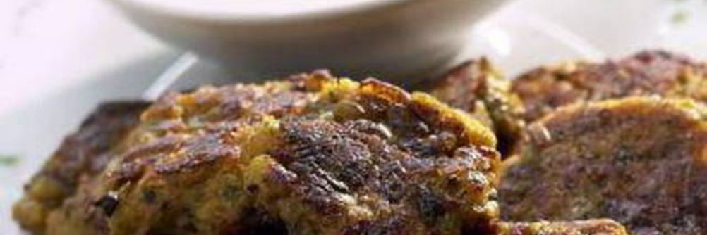 Баклажановые оладьи с соусом