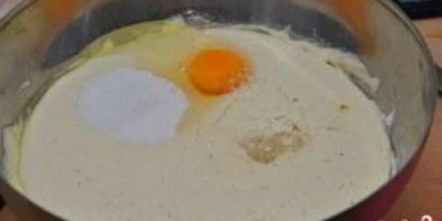 дрожжевые оладьи с яблоками