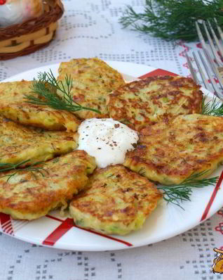 Кабачковые оладьи с творогом