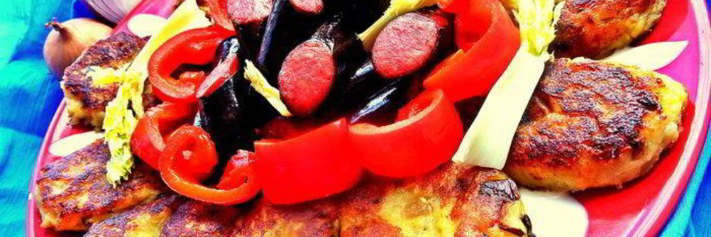 Картофельные оладьи с колбасками