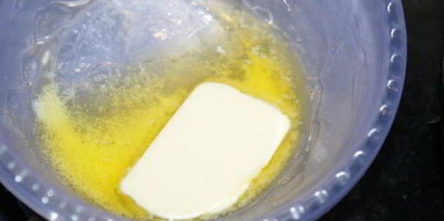 кукурузные оладьи с острой сальсой