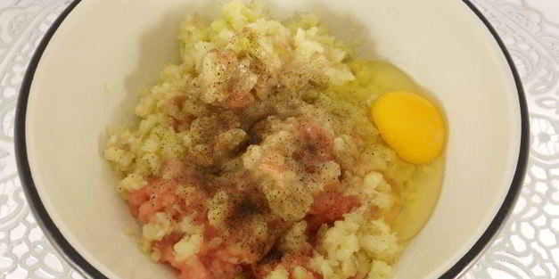 куриные оладьи с капустой и овсяными хлопьями