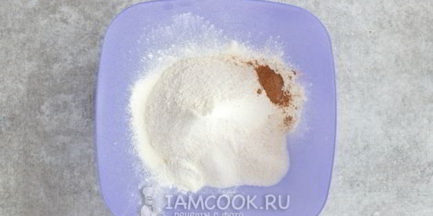 морковные оладьи с изюмом