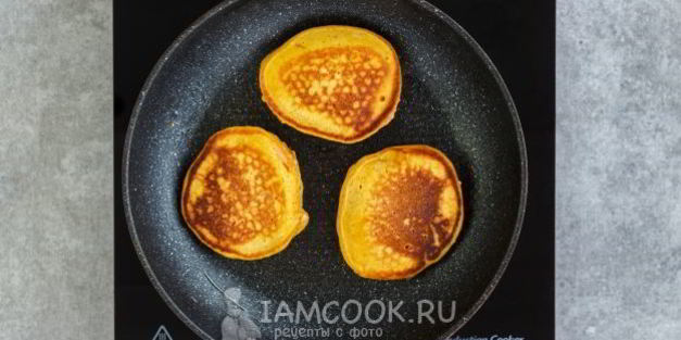 морковные оладьи с изюмом